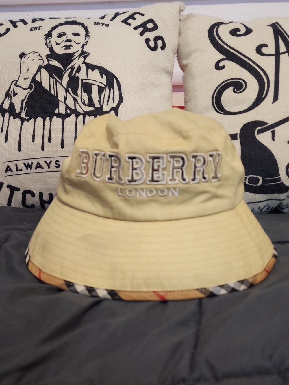 Authentic Burberry London Beige Bucket Hat Nova Check Rim - CLEAN!